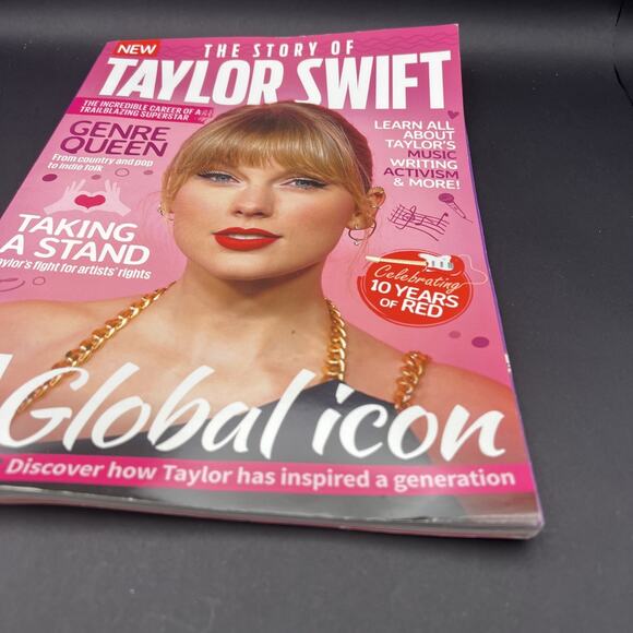 THE STORY OF TAYLOR SWIFT Magazine A GLOBAL ICON 2023 Printed In UK - Picture 3 of 9